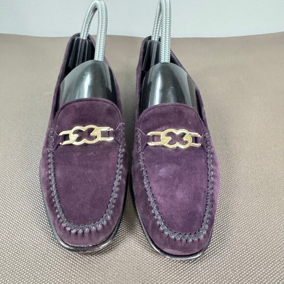 Escada Round Toe Suede Loafers Womens 35.5 US 5.5 Purple W/ Gold Tone Emblem - Picture 3 of 9